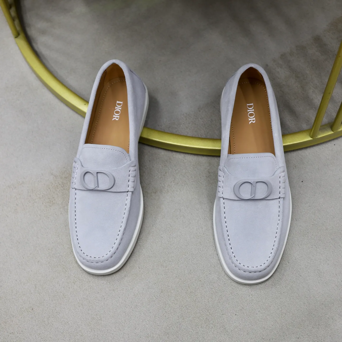 Ex-factory price: 560🙅‍♂️🙅‍♂️🙅‍♂️ Brand: Dior DIOR Standard code: Men's code 38/44 (45 can be customized) Grade: Same as the official website Material: Original cowhide stitching, cowhide lining, original TPU wear-resistant soft outsole Style categories: Leisure and sports version, footwear for driving, young fashion, European and American trends, British style Color: actual picture color